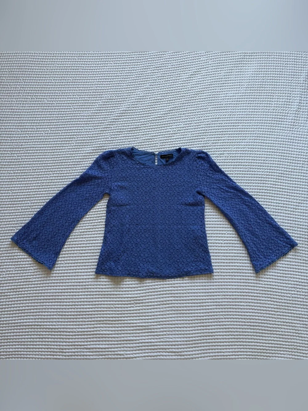 Banana Republic Periwinkle Lace Crochet Bell Sleeve Top Feminine Office Lined XS